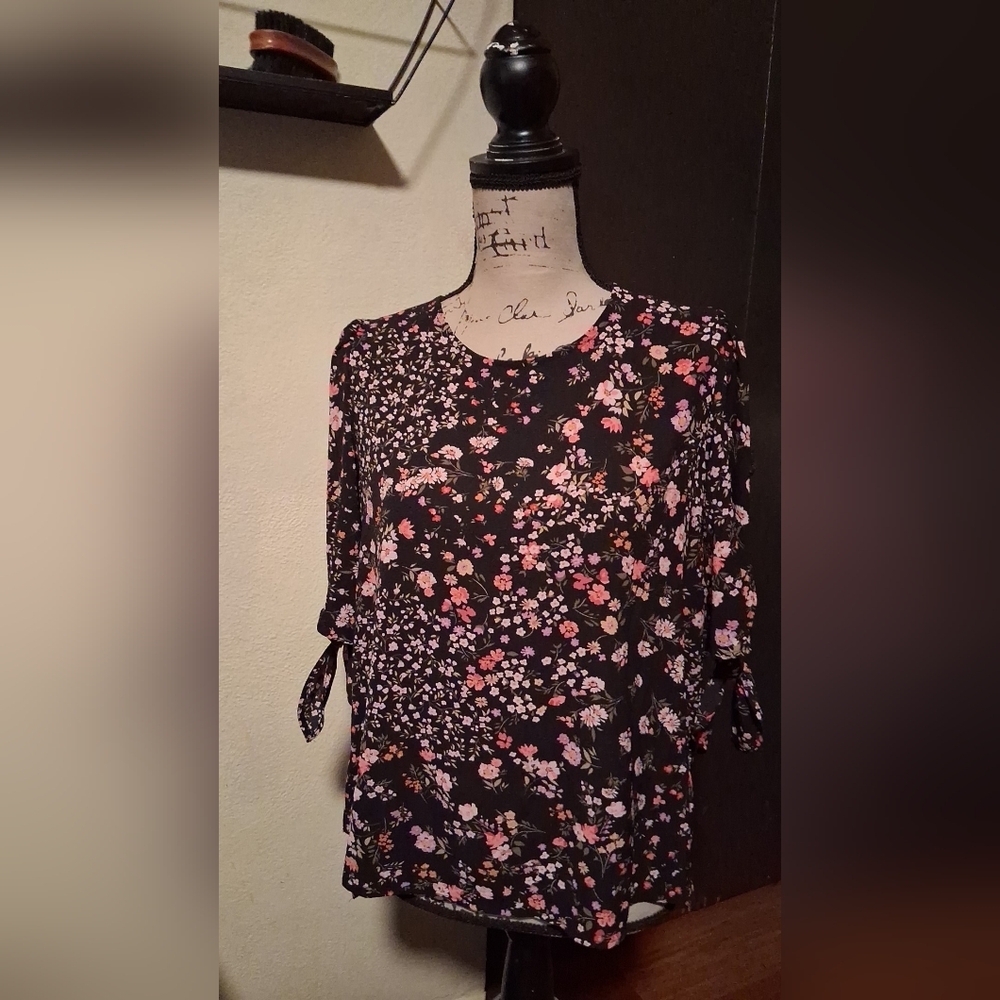CeCe Black and Pink Floral Blouse